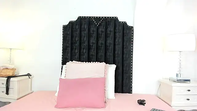 Snapshot of julietta_pink chatting on August 1, 2026, 3:39 am julietta pink online show from August 1, 2026, 3:39 am