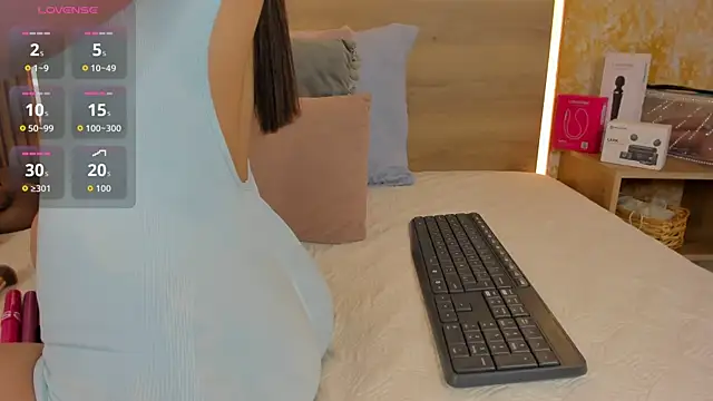 Snapshot of julietta_pink chatting on August 4, 2026, 11:35 am julietta pink online show from August 4, 2026, 11:35 am