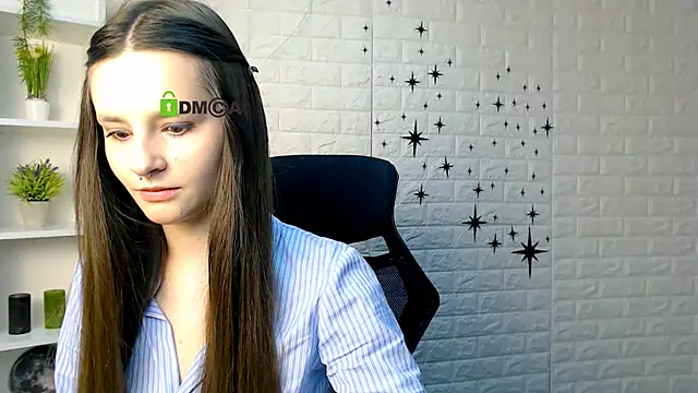 lola shyy online show from March 15, 2026, 10:32 am