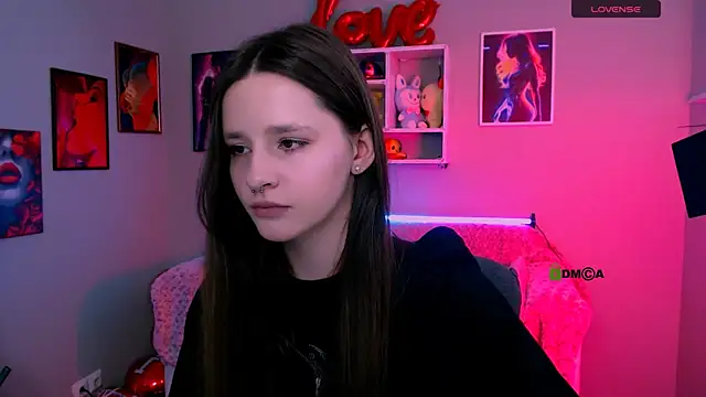 lola shyy online show from March 19, 2026, 10:19 am