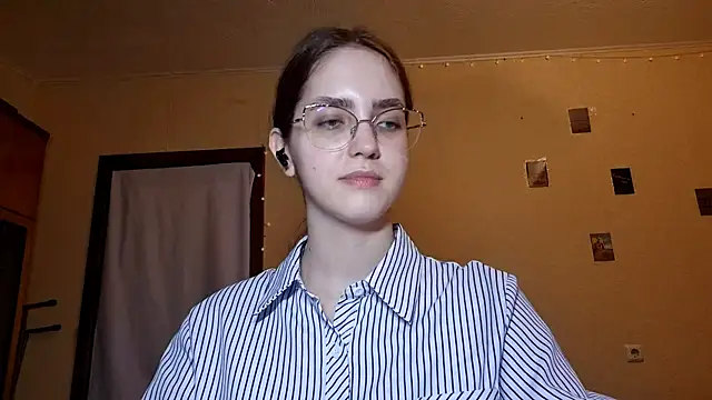Katelemon online show from April 23, 2026, 11:42 am