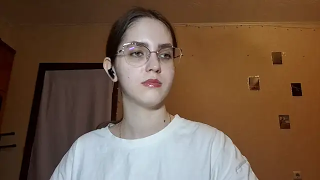 Katelemon online show from April 26, 2026, 2:15 pm