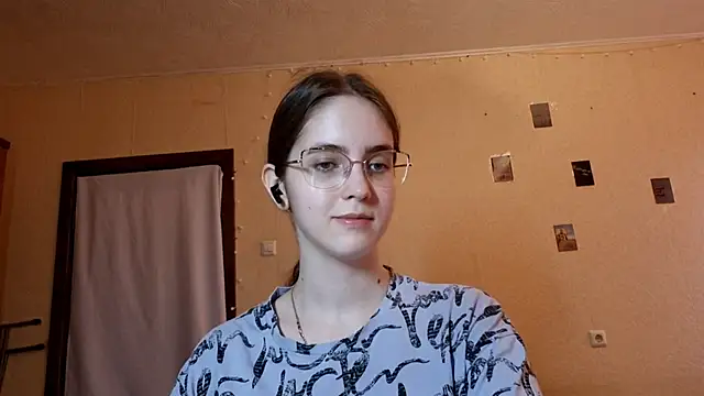 Katelemon online show from June 7, 2026, 9:46 am