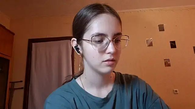 Katelemon online show from June 12, 2026, 9:08 am