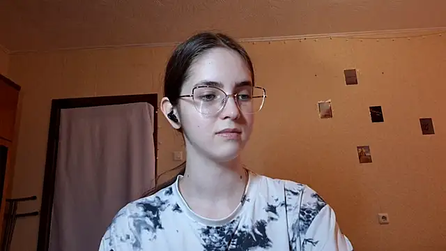 Katelemon online show from June 15, 2026, 12:29 pm