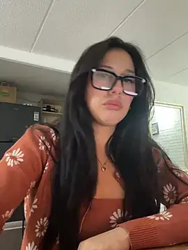 susi chimm online show from March 16, 2026, 1:33 am