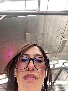 Snapshot of susi_chimm chatting on May 11, 2026, 2:45 pm susi chimm online show from May 11, 2026, 2:45 pm