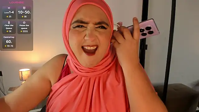 HijabiMilff online show from May 13, 2026, 3:53 pm