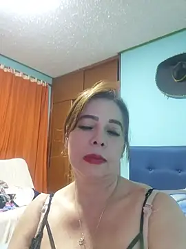 Snapshot of rubiii1972 chatting on June 27, 2026, 5:23 am rubiii1972 online show from June 27, 2026, 5:23 am