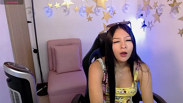 Snapshot of tifanny_rs chatting on March 19, 2026, 12:20 pm tifanny rs online show from March 19, 2026, 12:20 pm