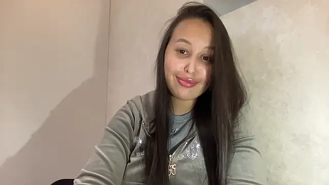 Dana 005 online show from May 14, 2026, 8:48 pm