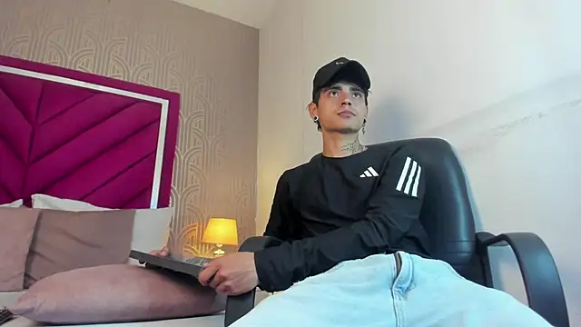 Dominic Foxx online show from March 6, 2026, 2:02 pm