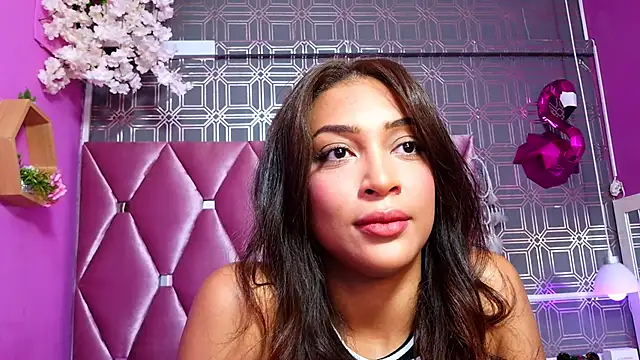 PAU TAFUR online show from April 23, 2026, 3:41 am