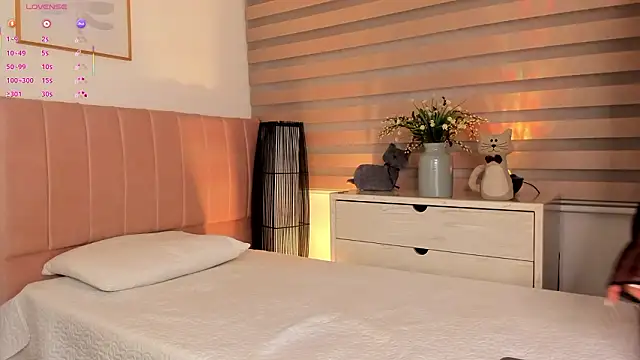 missnataly online show from February 25, 2026, 12:15 pm