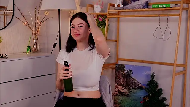 TwilaMode online show from March 2, 2026, 7:15 am