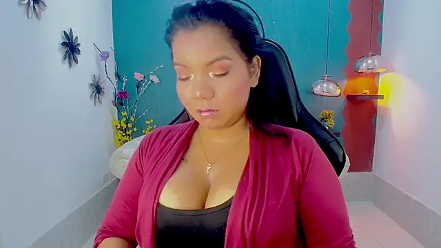 Elizabeth Suan  online show from May 10, 2026, 12:21 pm