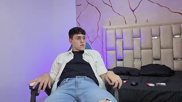 IanBlake  online show from March 12, 2026, 8:26 pm