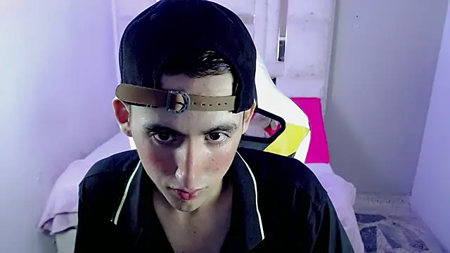 Snapshot of Houston_bby_ chatting on March 5, 2026, 8:16 pm Houston bby online show from March 5, 2026, 8:16 pm