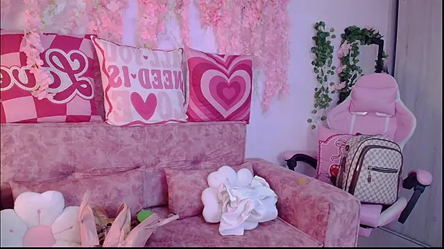 Snapshot of Ana__grace chatting on June 15, 2026, 12:24 am Ana grace online show from June 15, 2026, 12:24 am
