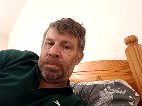 stud2512 online show from April 25, 2026, 12:19 pm