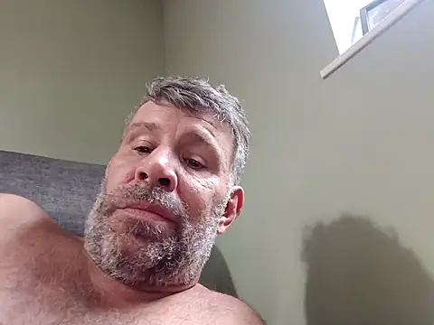 Snapshot of stud2512 chatting on July 28, 2026, 4:39 pm stud2512 online show from July 28, 2026, 4:39 pm