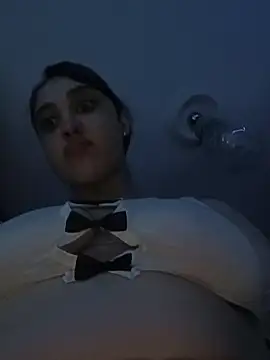Snapshot of lagatitacantabra chatting on April 7, 2026, 12:22 am lagatitacantabra online show from April 7, 2026, 12:22 am