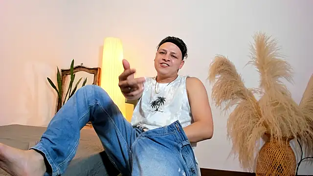 SamJoness  online show from February 26, 2026, 7:35 pm