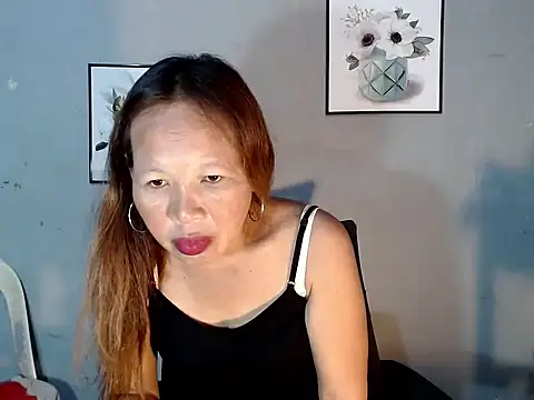 sweetlover nicole online show from May 18, 2026, 3:57 am