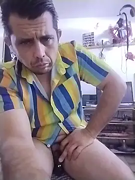 manuel4200 online show from May 17, 2026, 12:12 pm