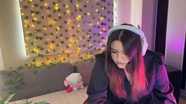 RiotKitten1 online show from March 13, 2026, 8:10 am