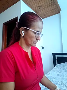 Lorenaluna online show from April 29, 2026, 3:16 pm