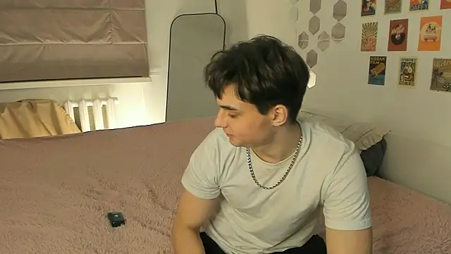 Snapshot of CipherMoth chatting on March 6, 2026, 9:44 pm CipherMoth online show from March 6, 2026, 9:44 pm