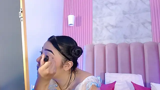 ArianaRougee online show from May 3, 2026, 10:32 am