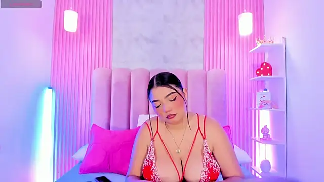 ArianaRougee online show from June 10, 2026, 4:01 am