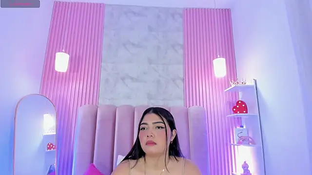 ArianaRougee online show from June 12, 2026, 4:22 am