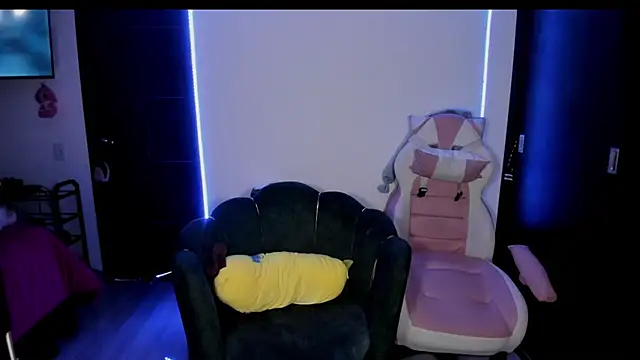 Sweetcamy online show from March 19, 2026, 5:33 am