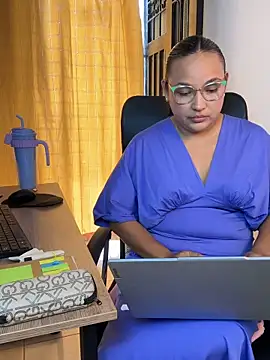 Valentina Liora online show from March 9, 2026, 4:22 pm