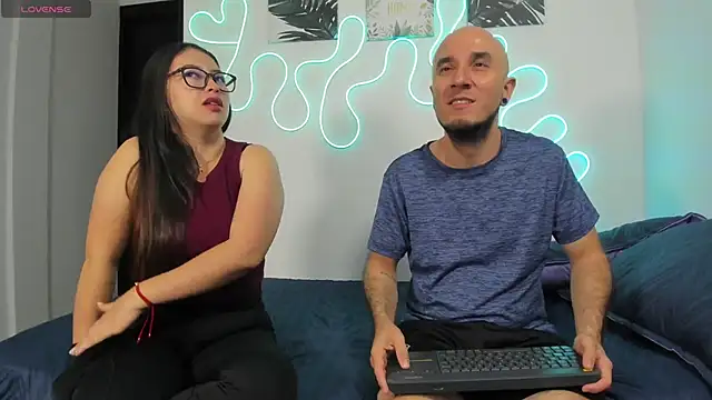 Snapshot of Cintya_n_Roger chatting on March 25, 2026, 11:27 am Cintya n Roger online show from March 25, 2026, 11:27 am