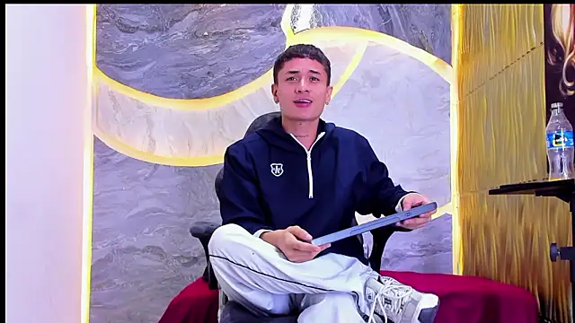 Matheus Ic  online show from March 4, 2026, 8:26 pm