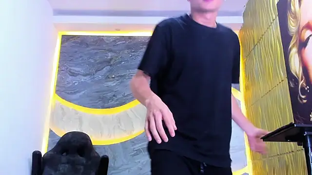 Matheus Ic  online show from March 8, 2026, 8:01 pm