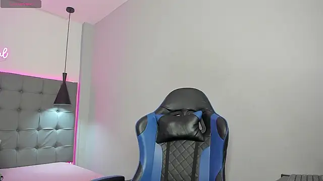 Julian Smith21 online show from March 13, 2026, 12:45 pm