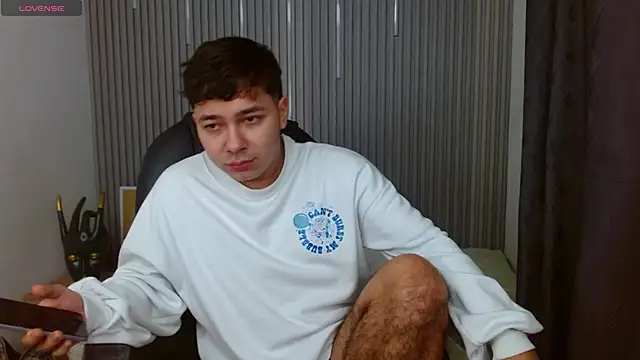 Snapshot of Julian_Smith21 chatting on June 23, 2026, 5:38 am Julian Smith21 online show from June 23, 2026, 5:38 am