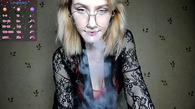 NicoleDaviss online show from July 2, 2026, 7:31 pm