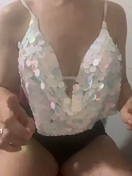 Snapshot of Cristal2342 chatting on March 12, 2026, 9:43 pm Cristal2342 online show from March 12, 2026, 9:43 pm