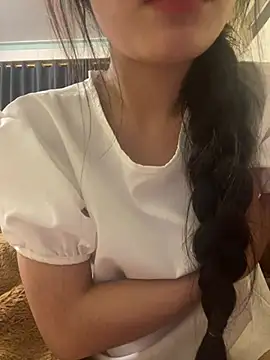Rio-cute online show from June 19, 2026, 5:17 pm
