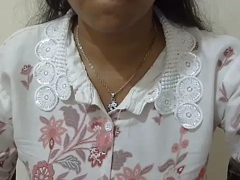 cute momo love online show from June 5, 2026, 5:36 am
