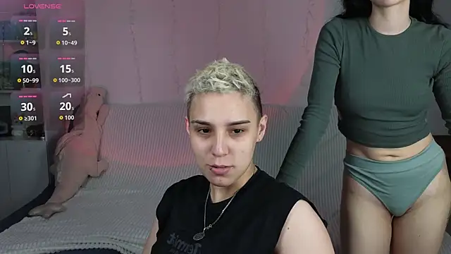 LuxuryLoverss online show from June 7, 2026, 3:05 pm