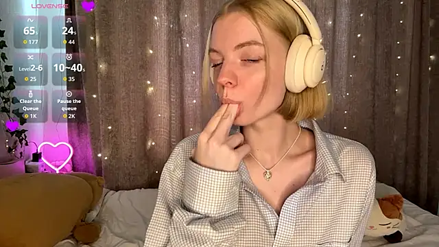 Snapshot of Marry_Sornatiko chatting on June 11, 2026, 3:10 pm Marry Sornatiko online show from June 11, 2026, 3:10 pm