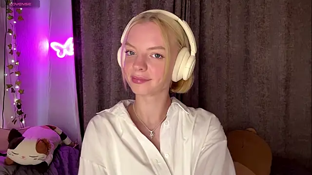 Snapshot of Marry_Sornatiko chatting on July 27, 2026, 4:25 pm Marry Sornatiko online show from July 27, 2026, 4:25 pm