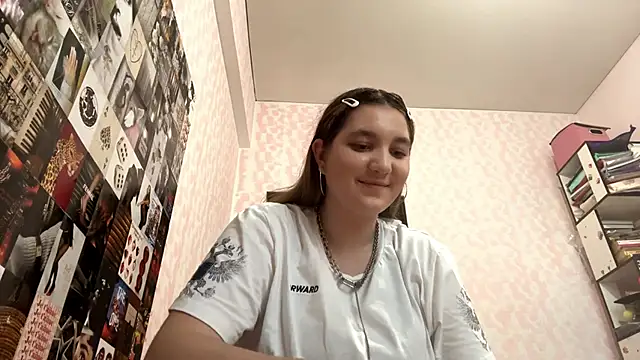 Snapshot of JanineThielman chatting on June 11, 2026, 12:14 pm JanineThielman online show from June 11, 2026, 12:14 pm